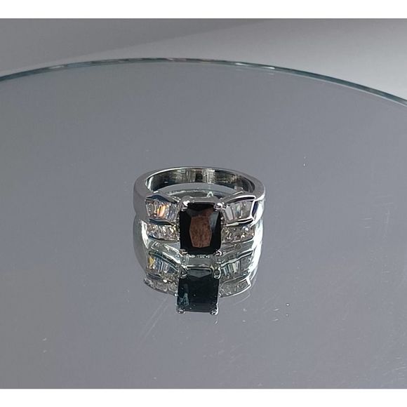 Swarovski Elements - Size 6 - Silver tone ring as pictured - Picture 1 of 6